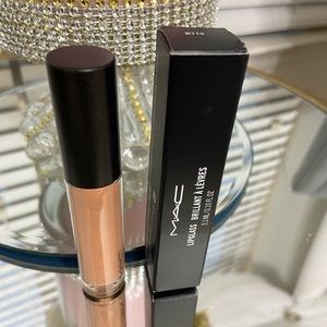 MAC lipgloss- MYTH